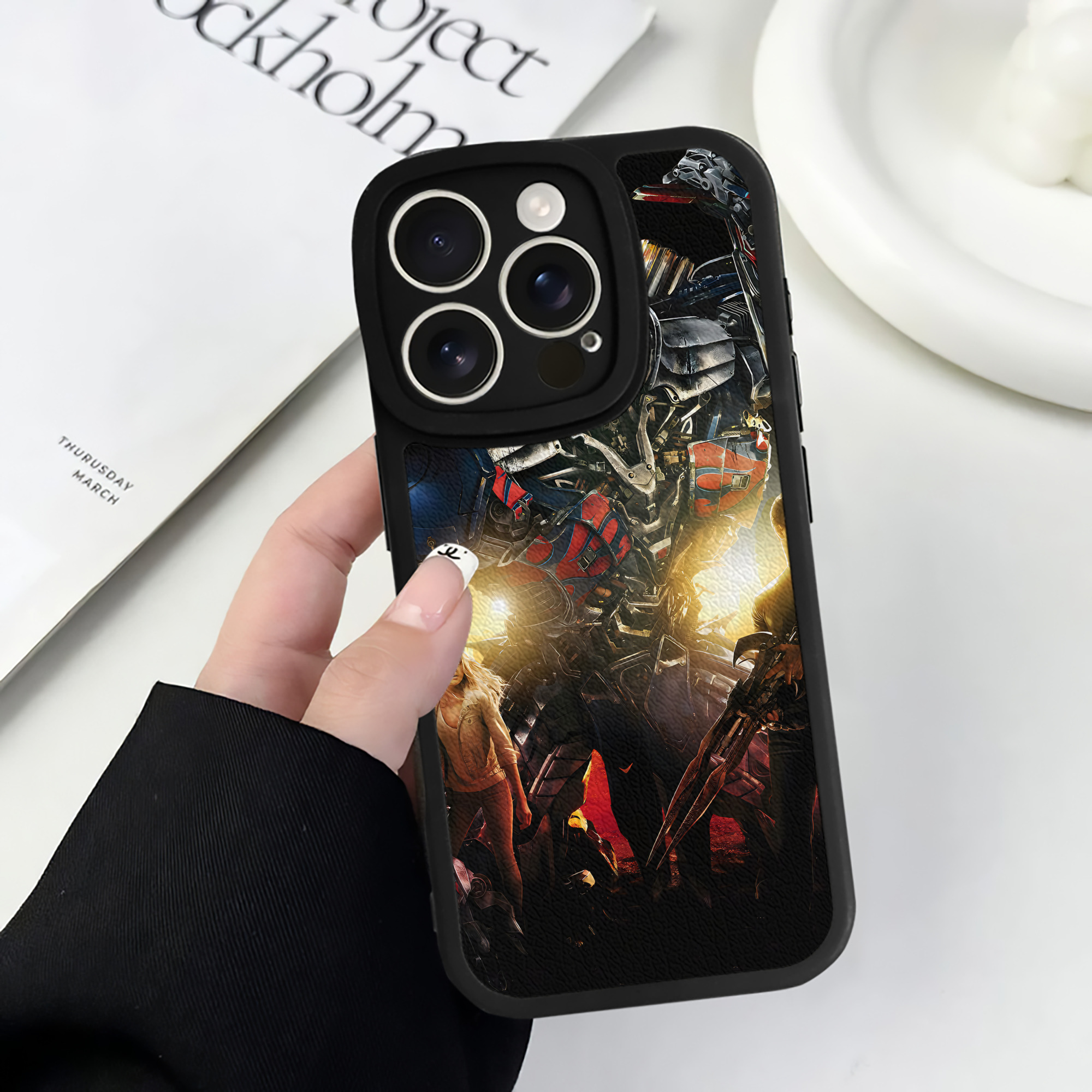 （画像用） Transformers トランスフォーマー 【iPhone 16シリーズ対応】シリコンスマホケース（レザー調） 材質：シリコン